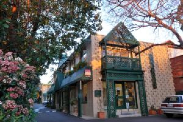 Adelaide Oakford Apartments