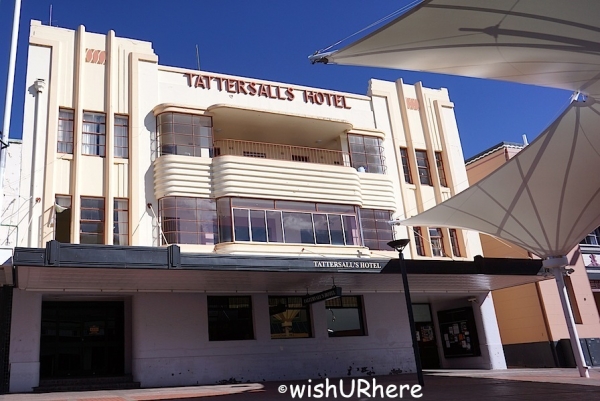 Tattersalls Hotel